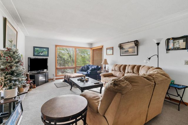 5208-5210 Grandview Lane, Edina, MN 55436
