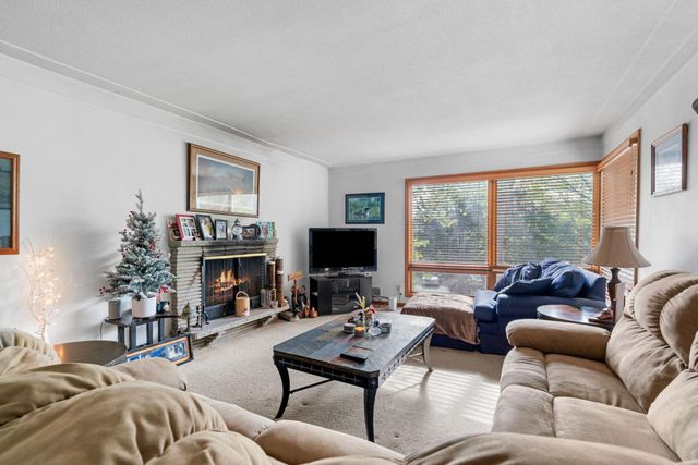 5208-5210 Grandview Lane, Edina, MN 55436