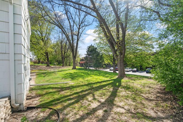 5208-5210 Grandview Lane, Edina, MN 55436