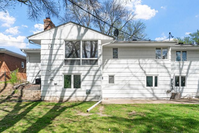 5208-5210 Grandview Lane, Edina, MN 55436
