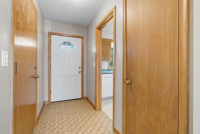 5208-5210 Grandview Lane, Edina, MN 55436