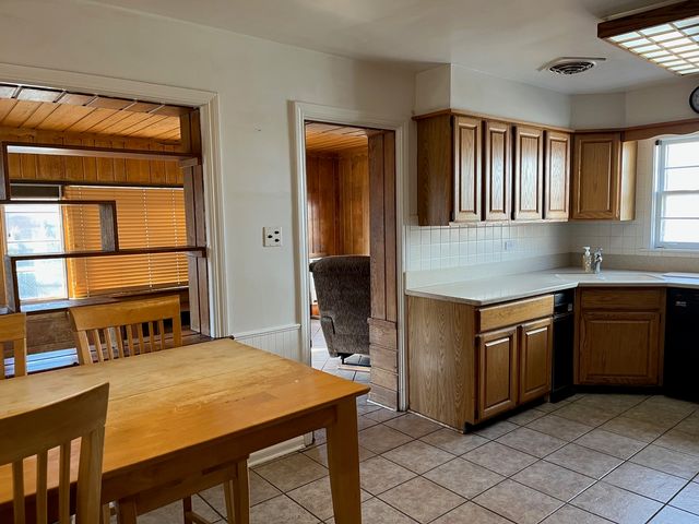 6826 N Kostner Avenue, Lincolnwood, IL 60712