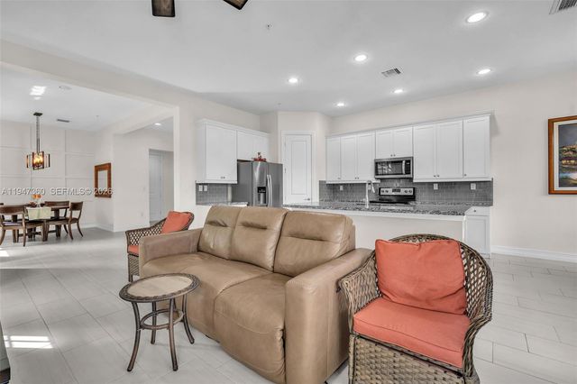 11603 SW 13th Dr, Pembroke Pines, FL 33025