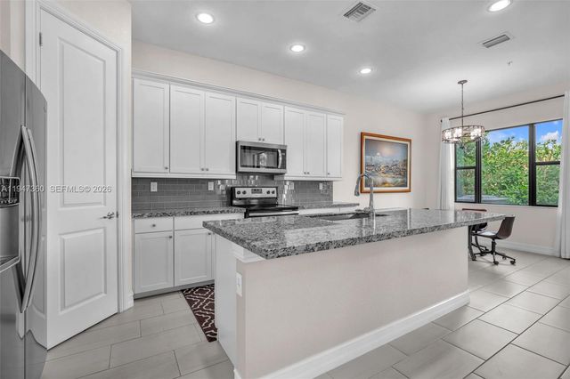 11603 SW 13th Dr, Pembroke Pines, FL 33025