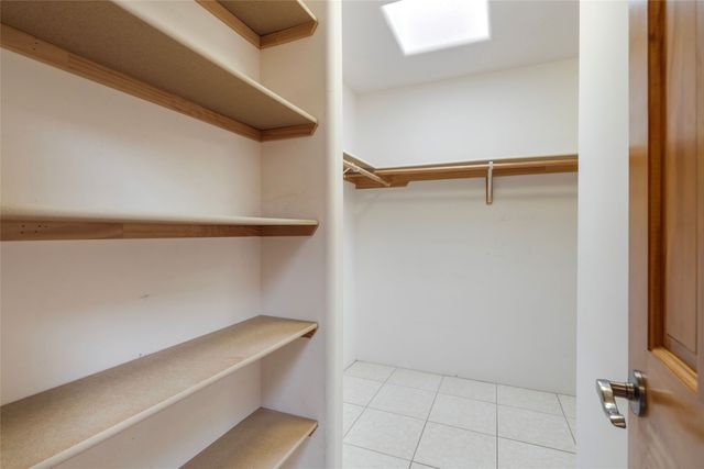 6 Quedo Road, Santa Fe, NM 87508