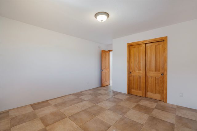 6 Quedo Road, Santa Fe, NM 87508