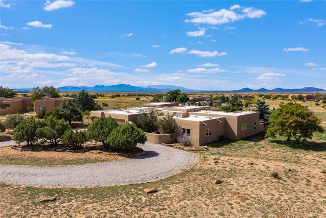 6 Quedo Road, Santa Fe, NM 87508