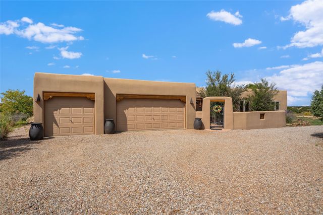 6 Quedo Road, Santa Fe, NM 87508