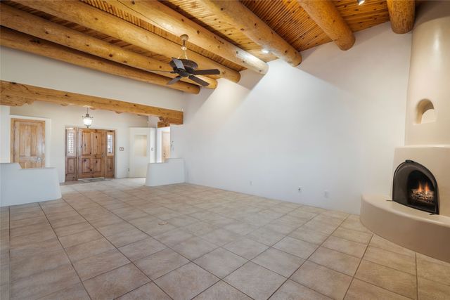 6 Quedo Road, Santa Fe, NM 87508