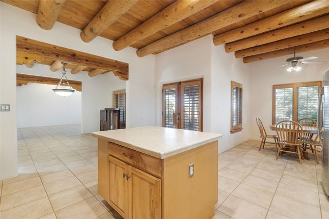 6 Quedo Road, Santa Fe, NM 87508