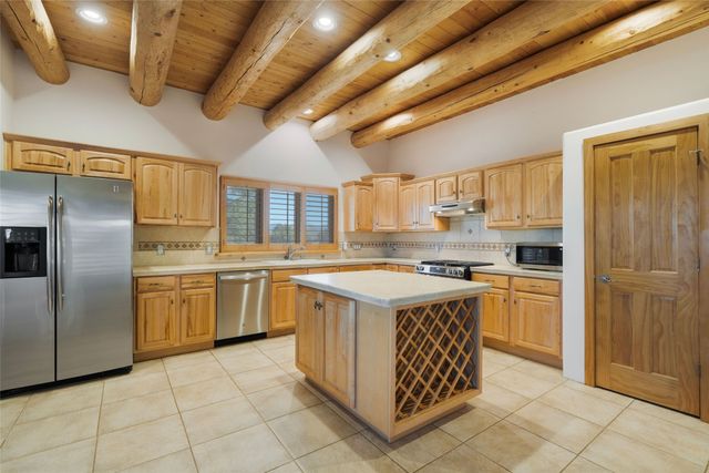 6 Quedo Road, Santa Fe, NM 87508