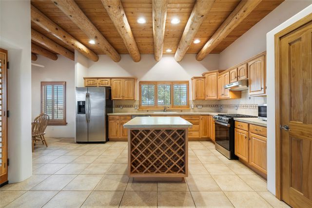 6 Quedo Road, Santa Fe, NM 87508