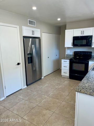 19658 N 48th Avenue, Glendale, AZ 85308