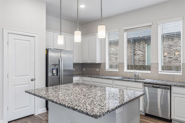 298 Wild Pecan LOOP, Buda, TX 78610