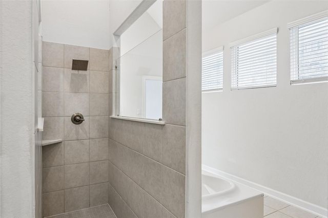 298 Wild Pecan LOOP, Buda, TX 78610