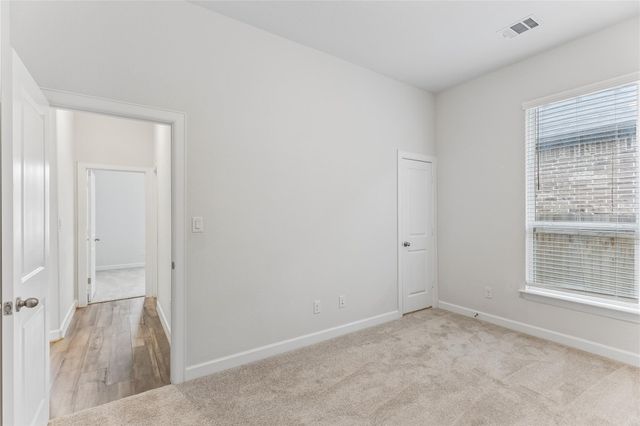 298 Wild Pecan LOOP, Buda, TX 78610