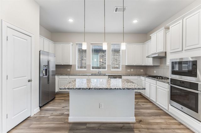 298 Wild Pecan LOOP, Buda, TX 78610