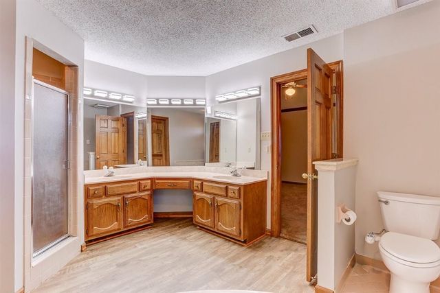 3915 OAK RD, Bartlett, TN 38135