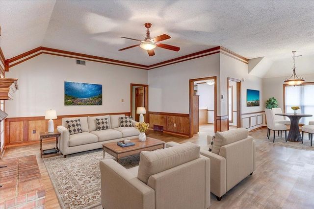 3915 OAK RD, Bartlett, TN 38135