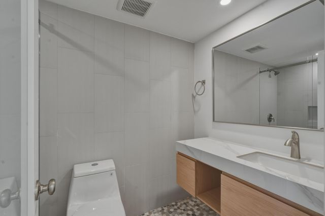 700 Pine Drive 105, Pompano Beach, FL 33060