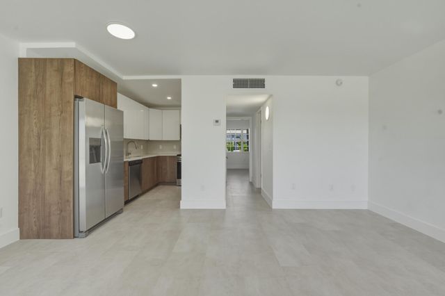 700 Pine Drive 105, Pompano Beach, FL 33060