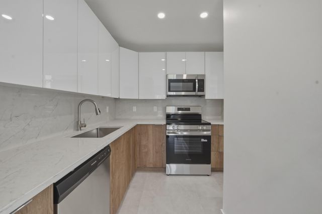 700 Pine Drive 105, Pompano Beach, FL 33060