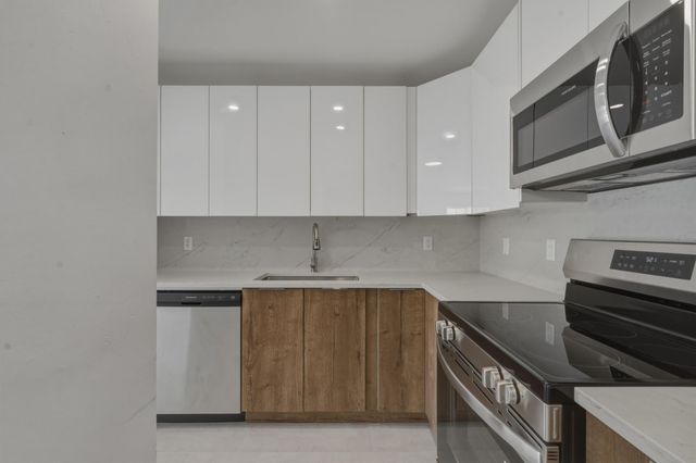 700 Pine Drive 105, Pompano Beach, FL 33060