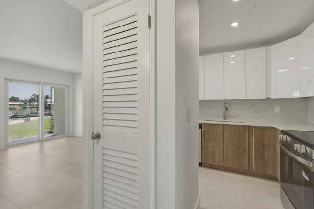700 Pine Drive 105, Pompano Beach, FL 33060
