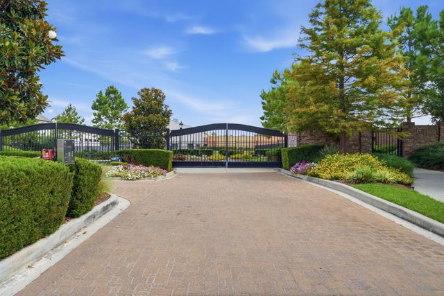 10616 Centre Shadows Drive, Houston, TX 77043