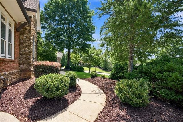 2202 Crimson King Drive, Braselton, GA 30517