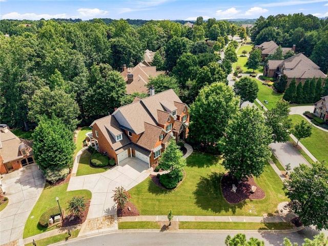 2202 Crimson King Drive, Braselton, GA 30517