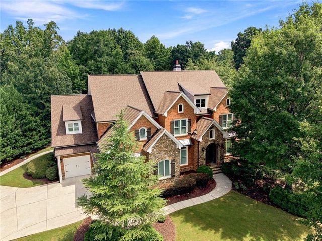 2202 Crimson King Drive, Braselton, GA 30517