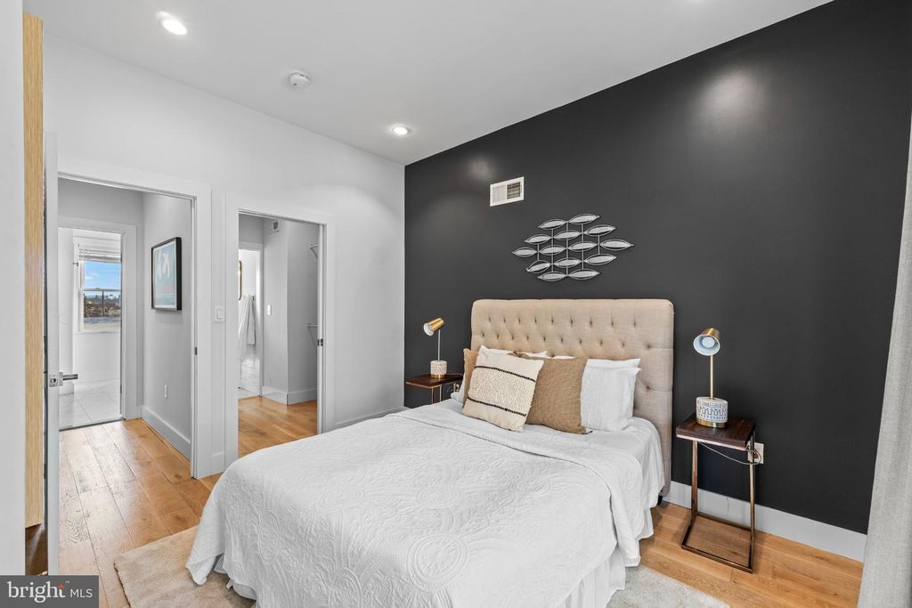 Image 14 of property listing at 806 DUDLEY ST, Philadelphia, PA 19148