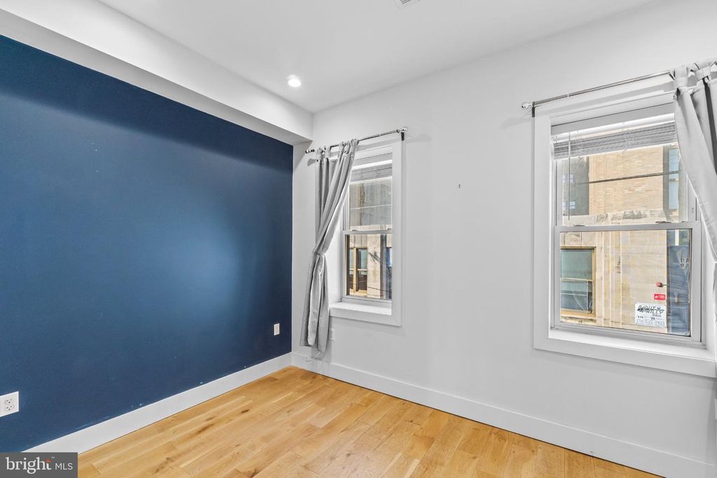 Image 25 of property listing at 806 DUDLEY ST, Philadelphia, PA 19148