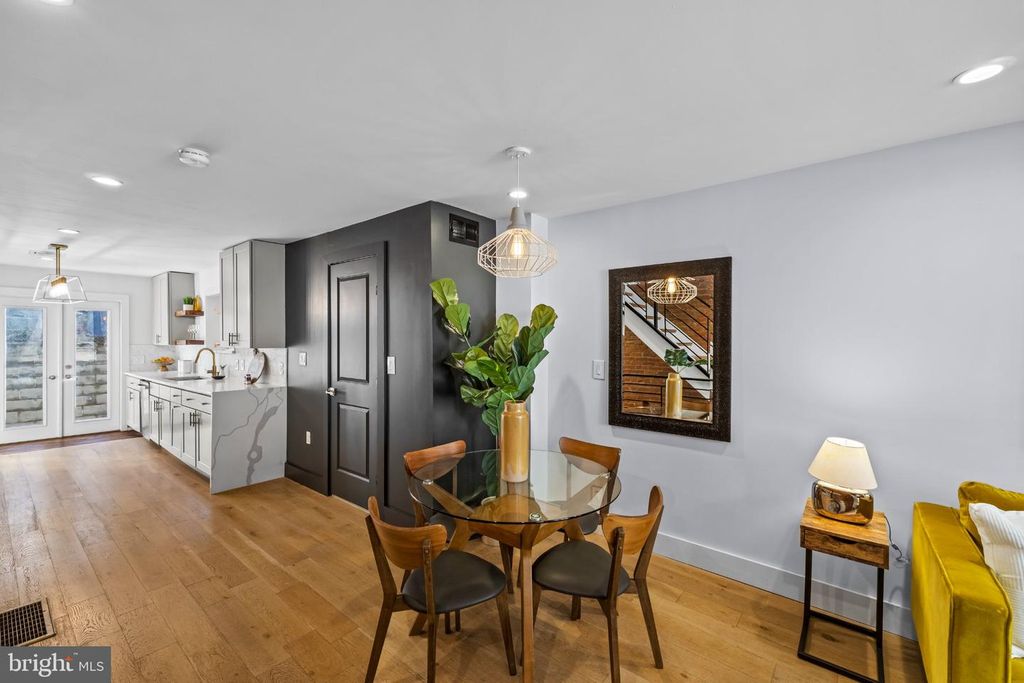 Image 7 of property listing at 806 DUDLEY ST, Philadelphia, PA 19148