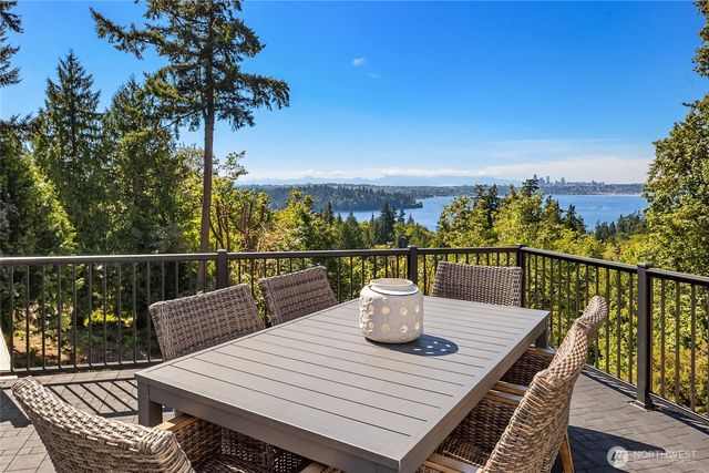 8430 SE 53rd Place, Mercer Island, WA 98040