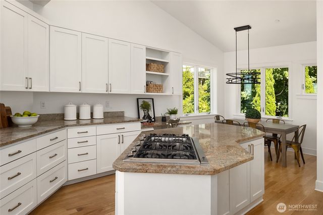 8430 SE 53rd Place, Mercer Island, WA 98040