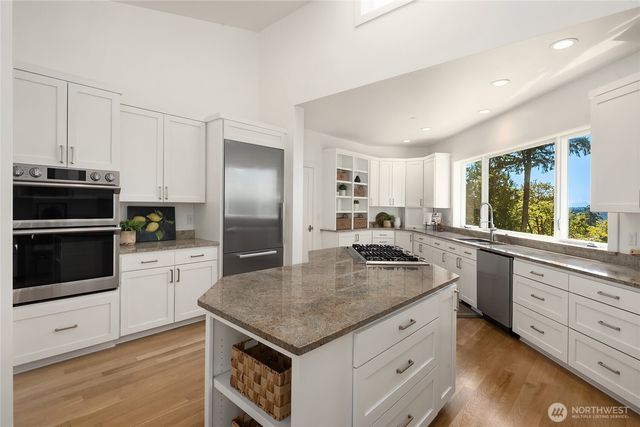 8430 SE 53rd Place, Mercer Island, WA 98040