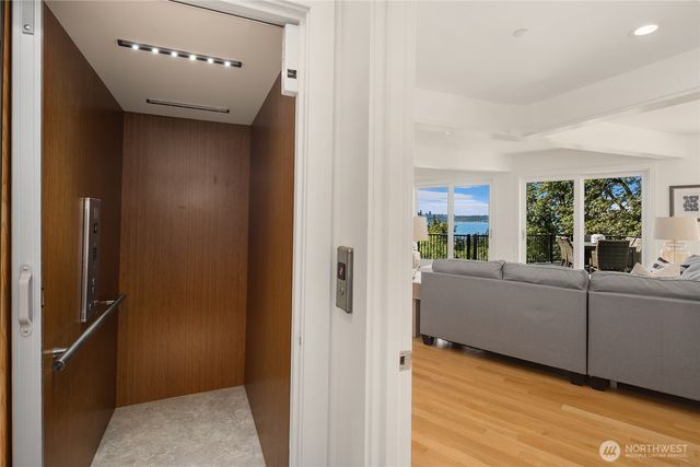 8430 SE 53rd Place, Mercer Island, WA 98040