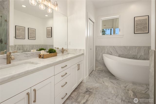 8430 SE 53rd Place, Mercer Island, WA 98040