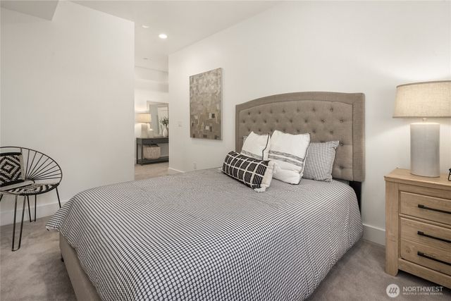8430 SE 53rd Place, Mercer Island, WA 98040