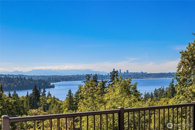 8430 SE 53rd Place, Mercer Island, WA 98040