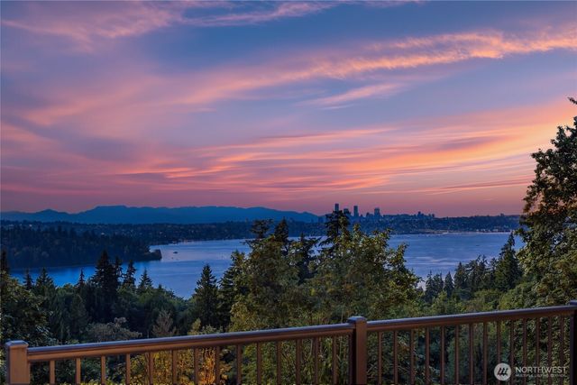 8430 SE 53rd Place, Mercer Island, WA 98040