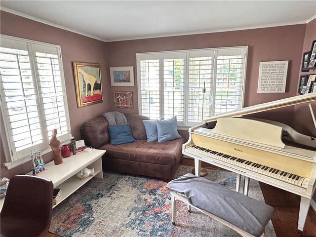 6848 Locust Street, Kansas City, MO 64131