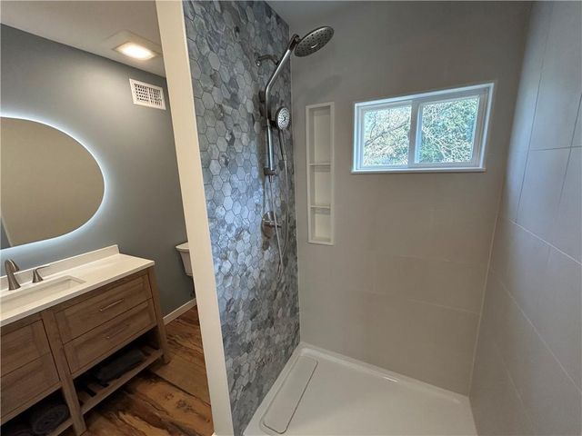 6848 Locust Street, Kansas City, MO 64131