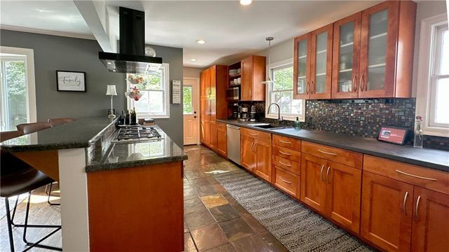 6848 Locust Street, Kansas City, MO 64131