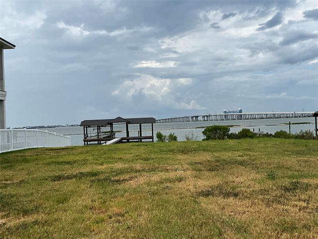 9502 Vista Bella, Galveston, TX 77554