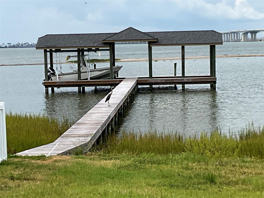 9502 Vista Bella, Galveston, TX 77554