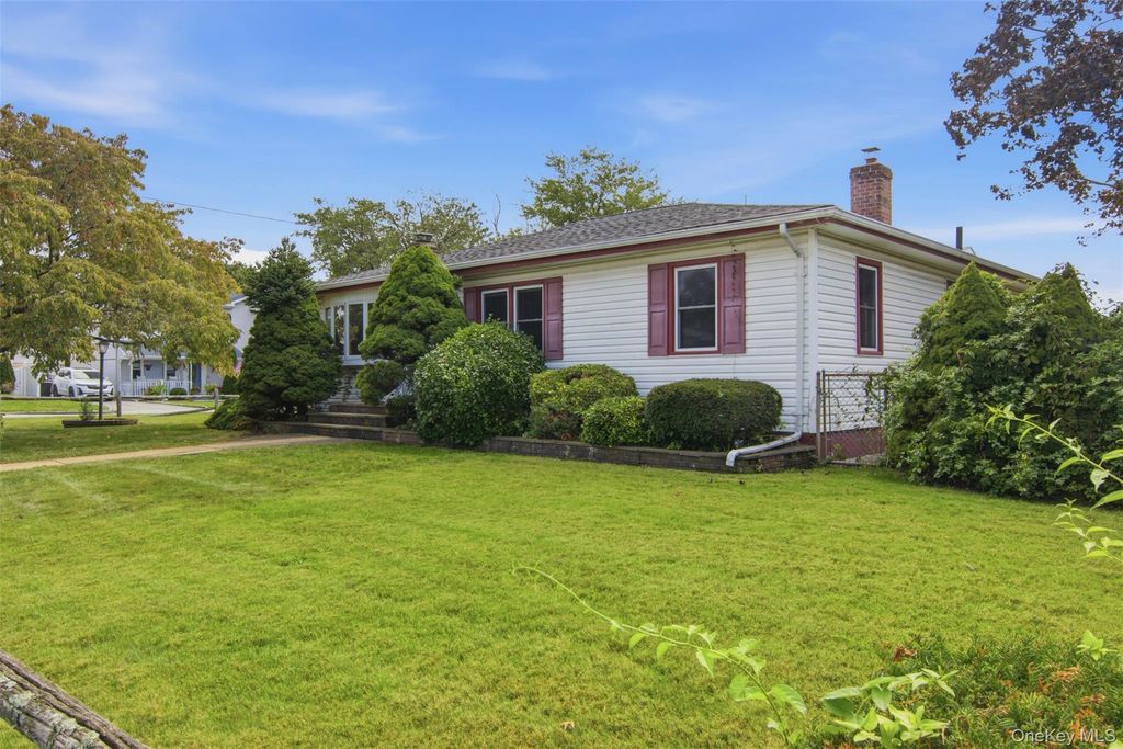 439 9th Street, West Babylon, NY 11704 — photo 3