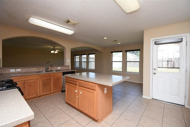 11215 Overland Trail Dr, Richmond, TX 77406